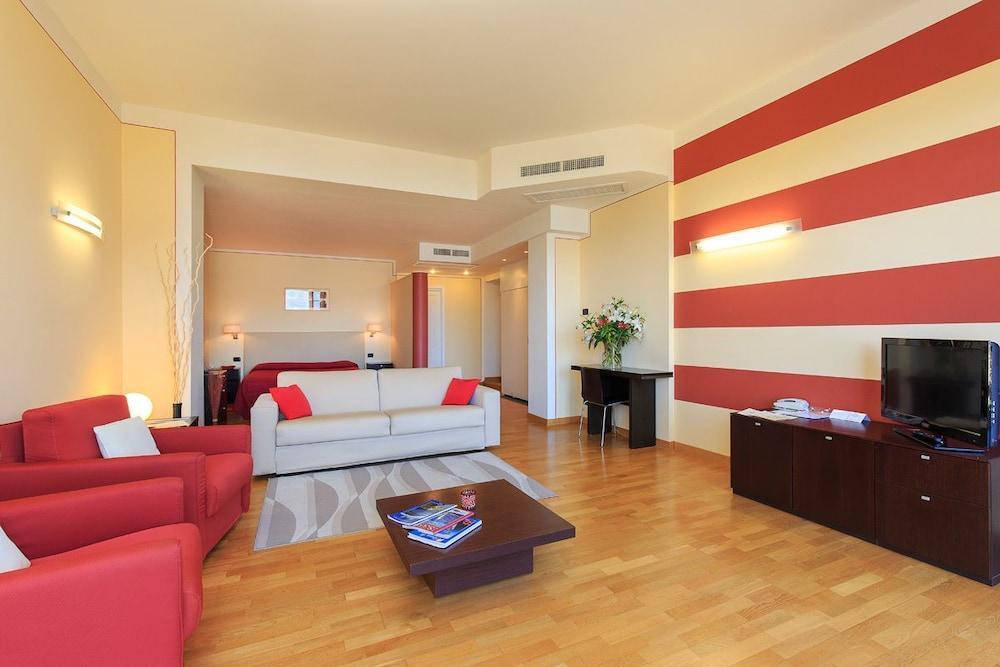 Hotel Residence La Luna Nel Porto Стреза Экстерьер фото