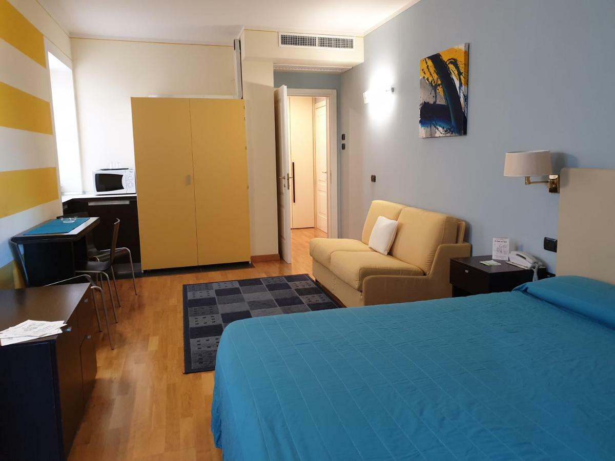 Hotel Residence La Luna Nel Porto Стреза Экстерьер фото